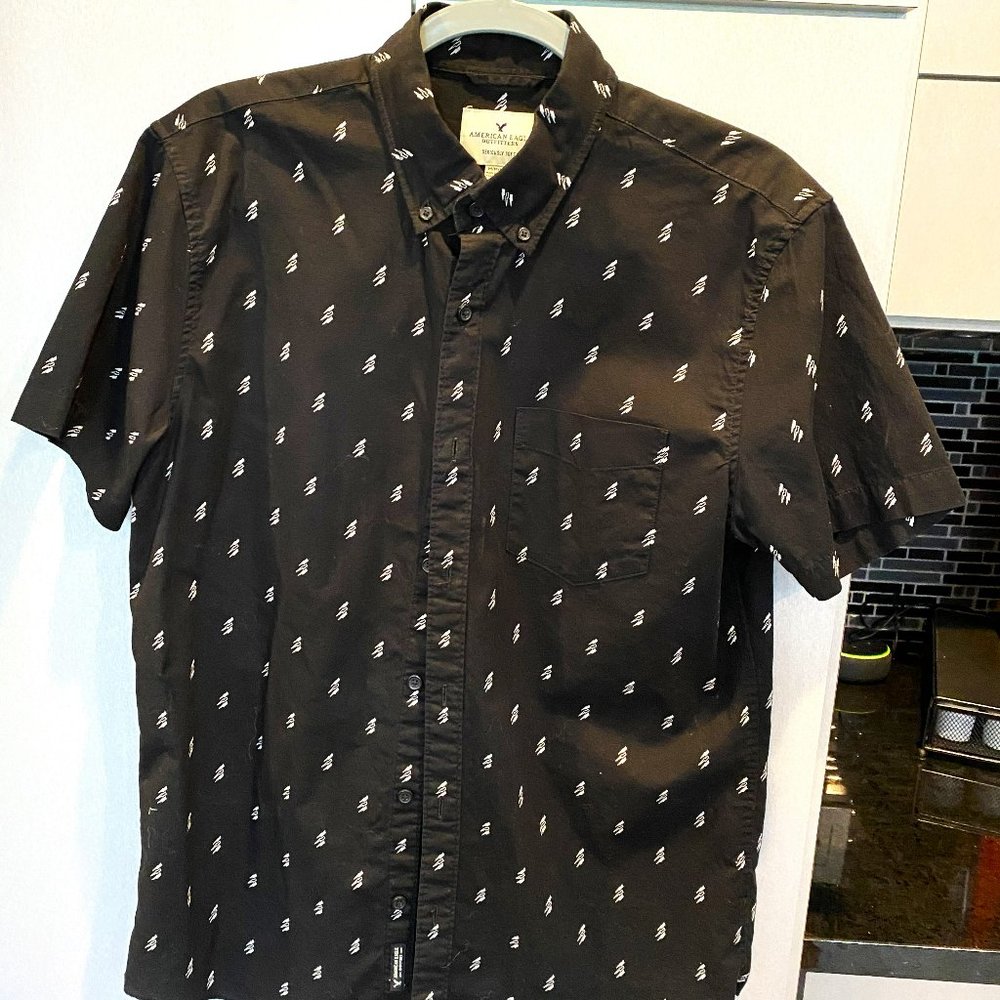 American Eagle Men's Medium Short Sleeve Shirt